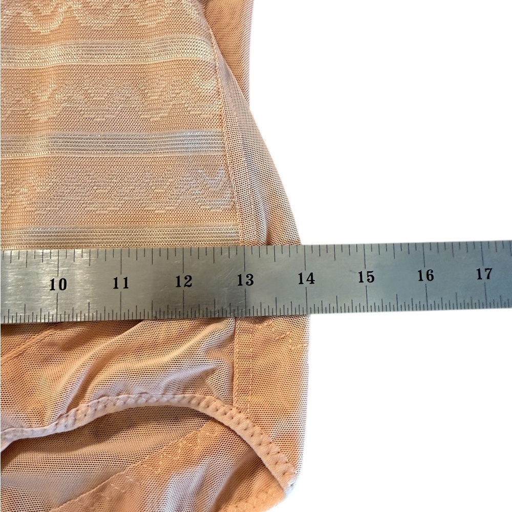 Shapewear in Apricot XXL Tummy Control Front Adjustable Hooks NWOT High Waisted - Picture 9 of 10